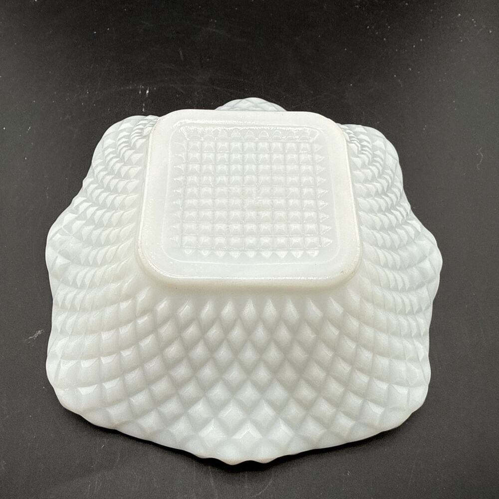 Vintage Diamond Pattern Milk Glass Square Candy Dish Ruffled Edge - Picture 2 of 4